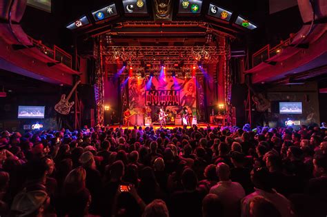 House of blues houston tx - 1204 Caroline Street Houston, TX 77010 888-402-5837 ... House of Blues Houston opened in October of 2008 and is located in downtown Houston. The only House of Blues to be designed in a vertical format, this massive venue is the anchor for GreenStreet outdoor shopping and entertainment complex. The Bronze Peacock Room pays tribute …
